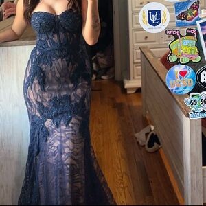 gorgeous navy blue strapless lace prom dress